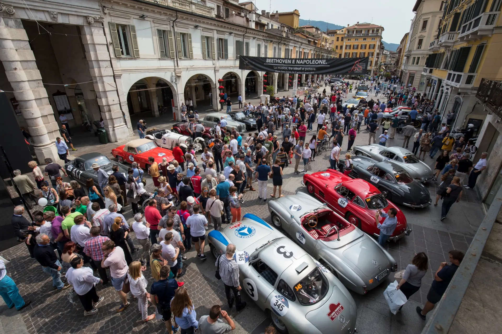 Historische Mercedes-Benz Fahrzeuge bei der 1000 Miglia
